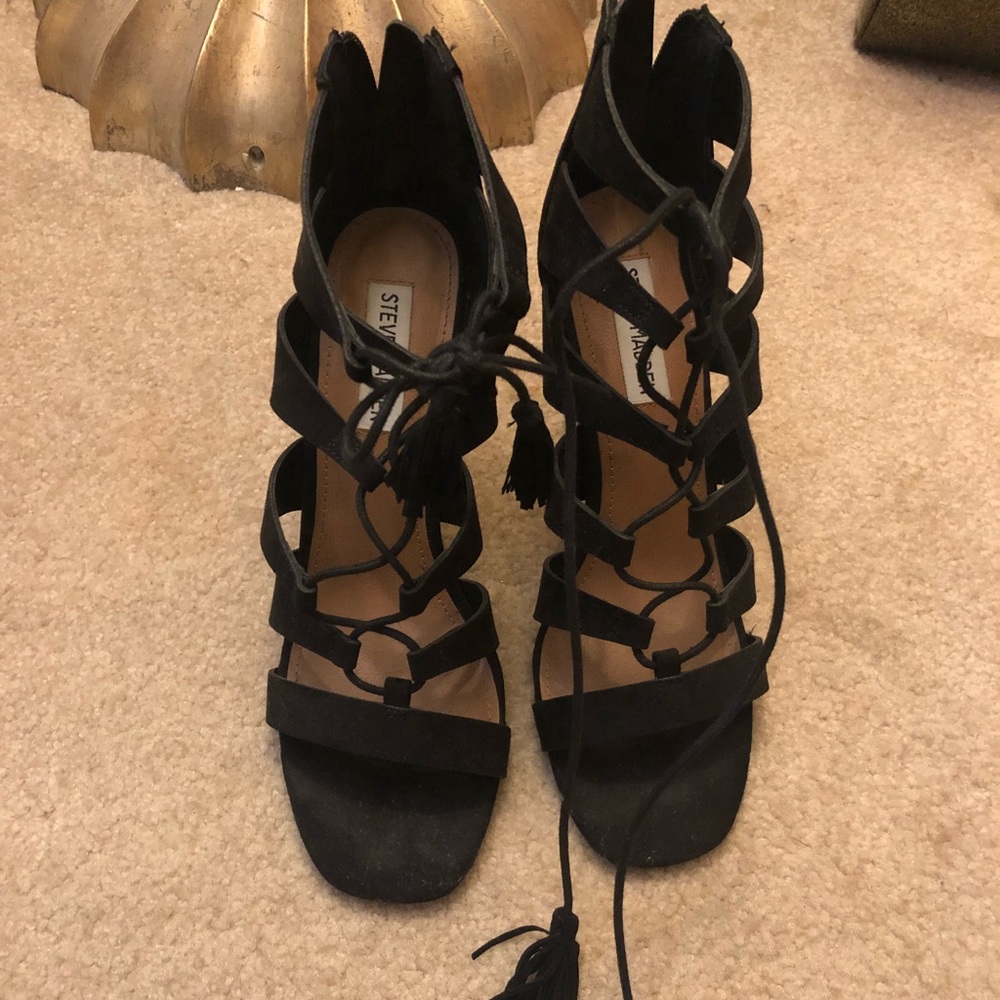 Steve Madden Tie up Heels
